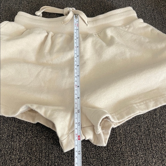 YoungLA a Woman’s Cream Ribbed waistband Drawstring and pockets Shorts Sz Small - Picture 9 of 10